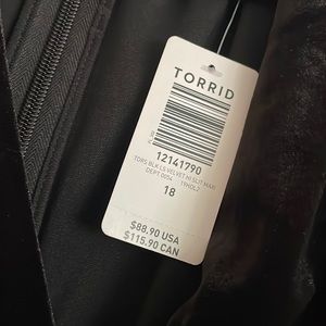 Torres long sleeve velvet black maxi dress with slit